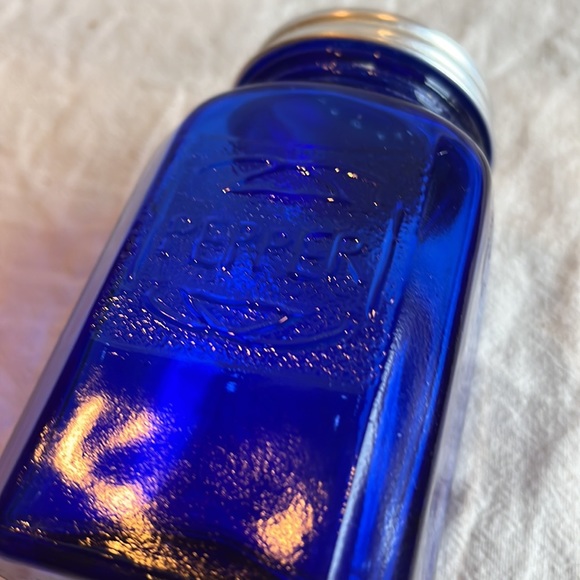 Blue Kitchen Spice Shaker Glass Container with Lid - Picture 2 of 4